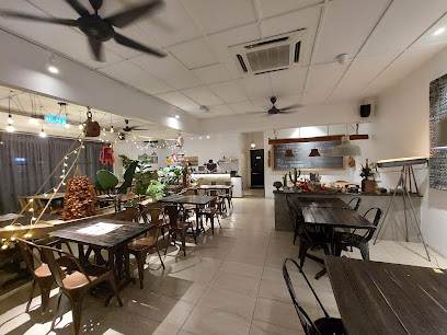 Luckee Cafe Bar